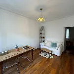 Appartement Situe En Plein Coeur De Paris